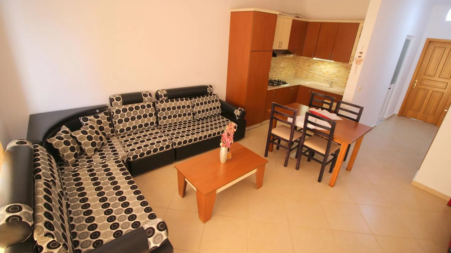 July Seaview Apartments Sarandë