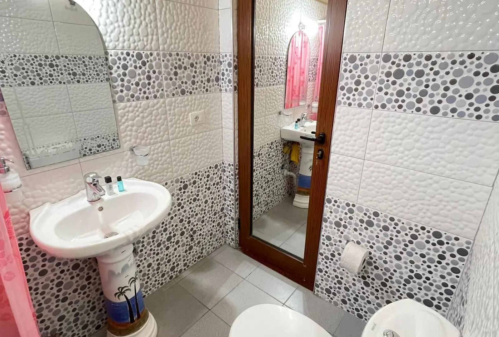 July Seaview Apartments Sarandë