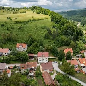 Dvije Lipe , Moravice Croazia