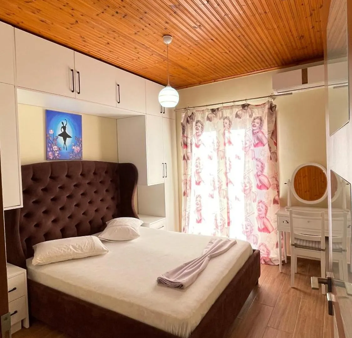July Seaview Apartments Sarande