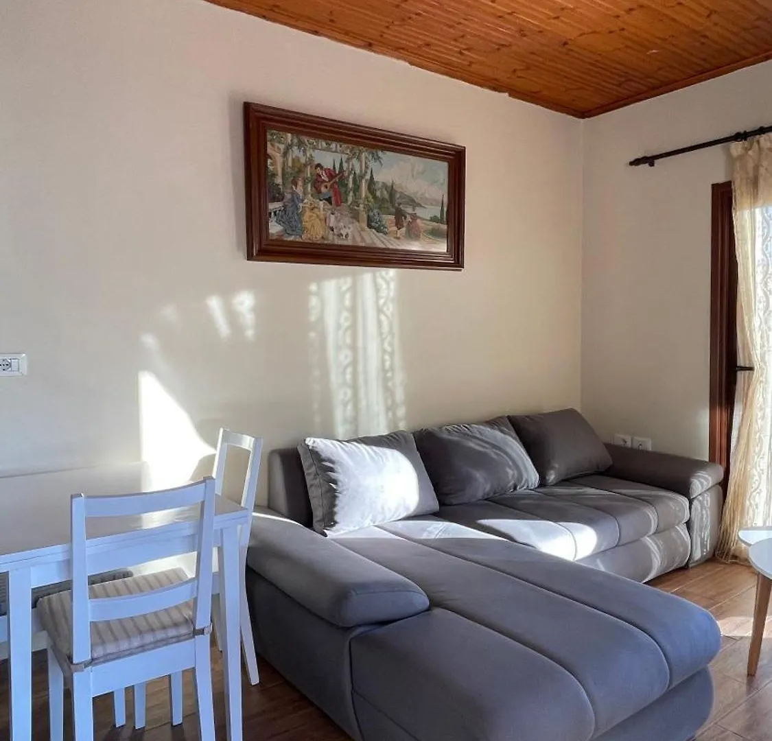 July Seaview Apartments Sarande