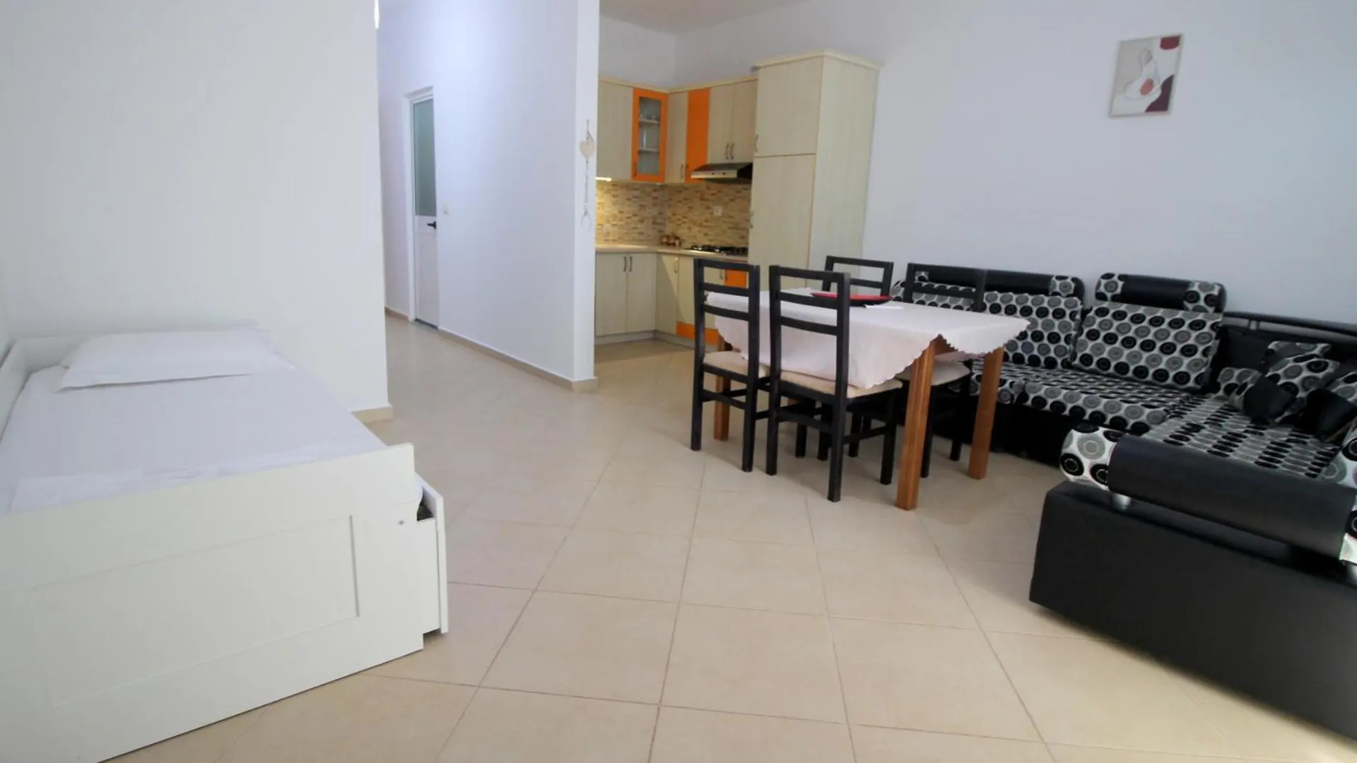 July Seaview Apartments Sarande