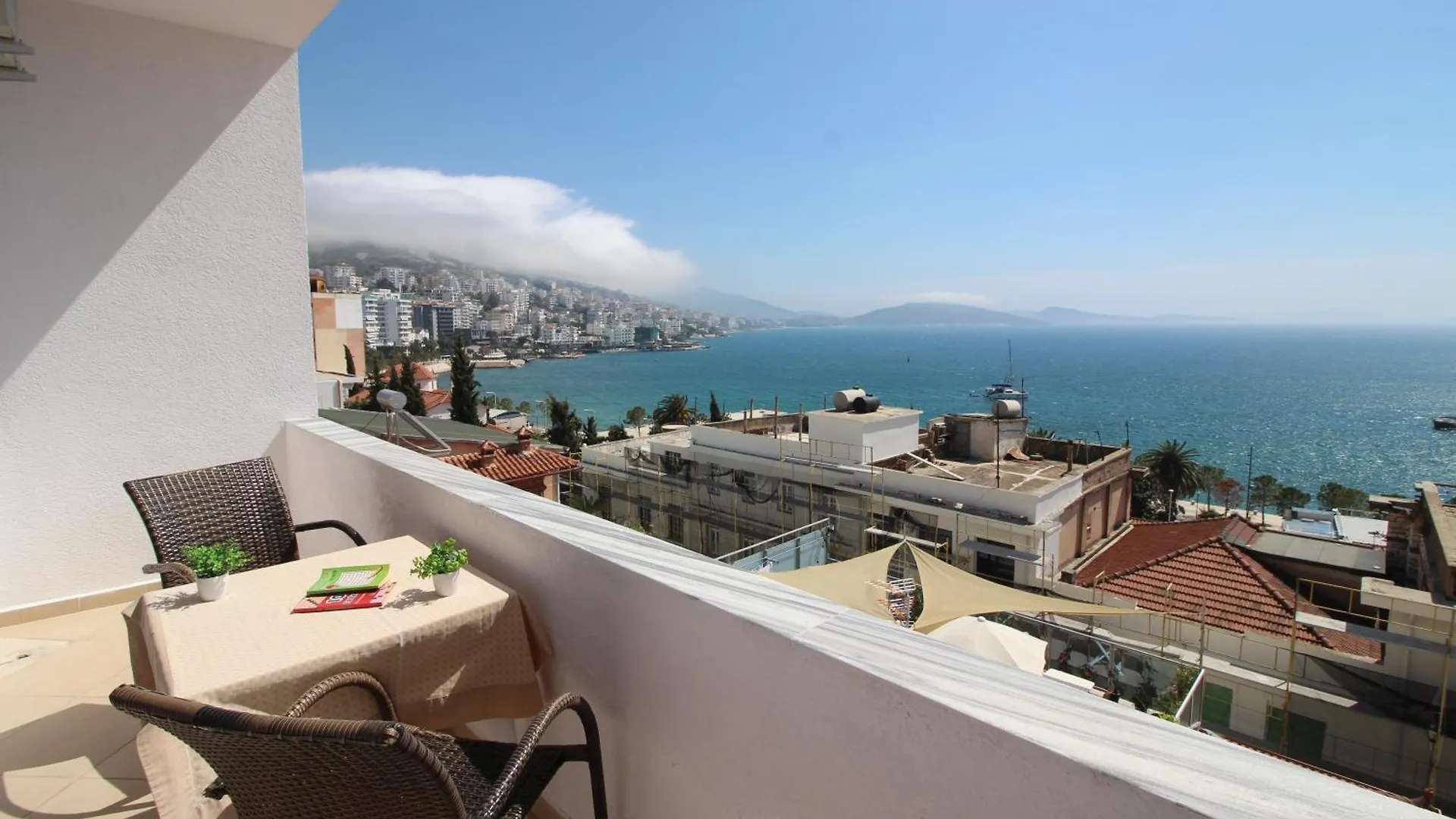 July Seaview Apartments Sarande