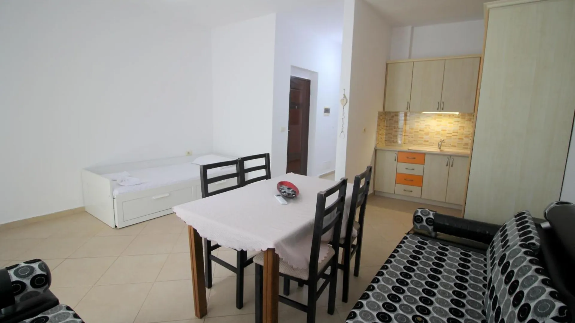 July Seaview Apartments Sarande