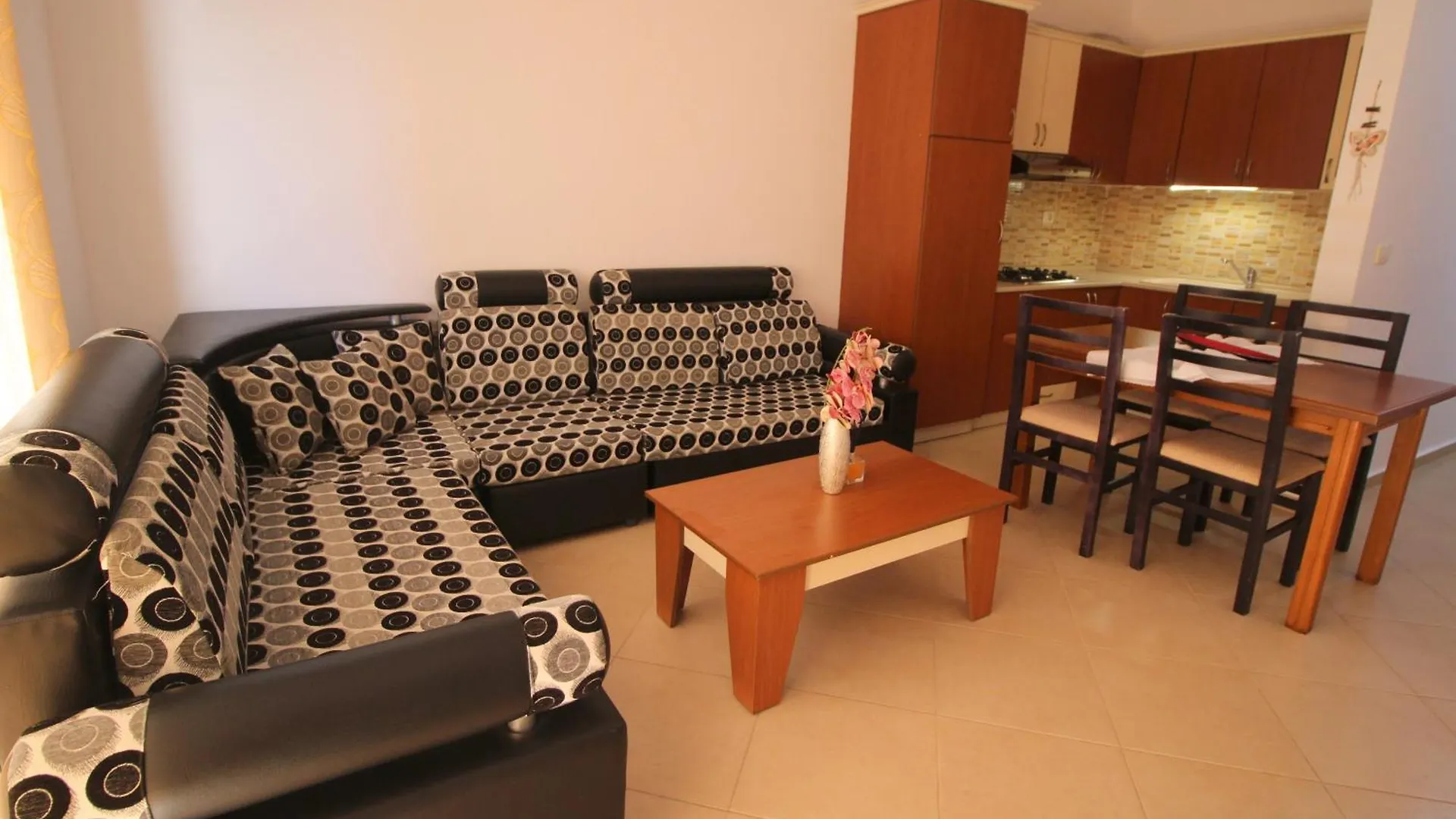 July Seaview Apartments Sarande