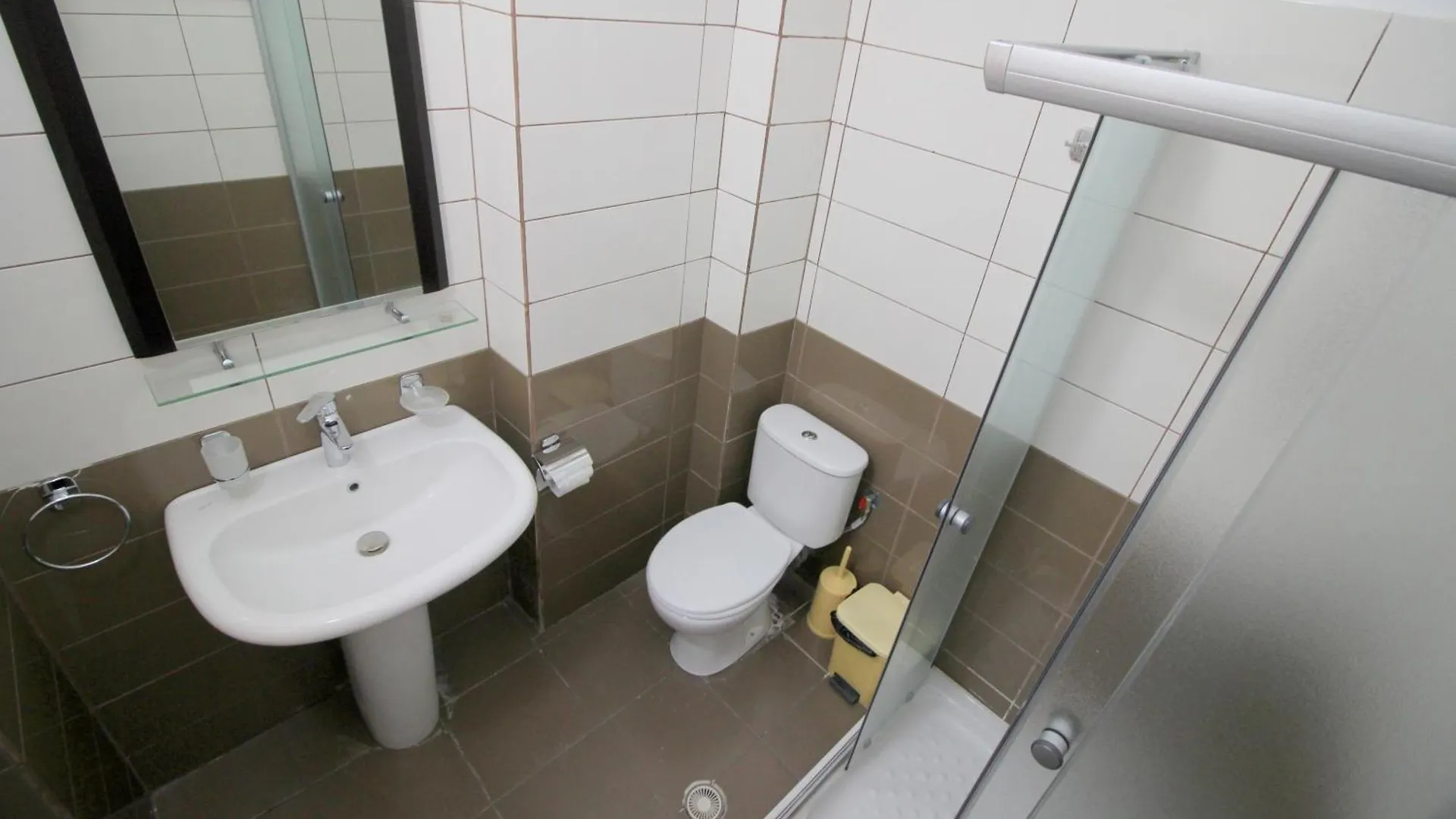July Seaview Apartments Sarande