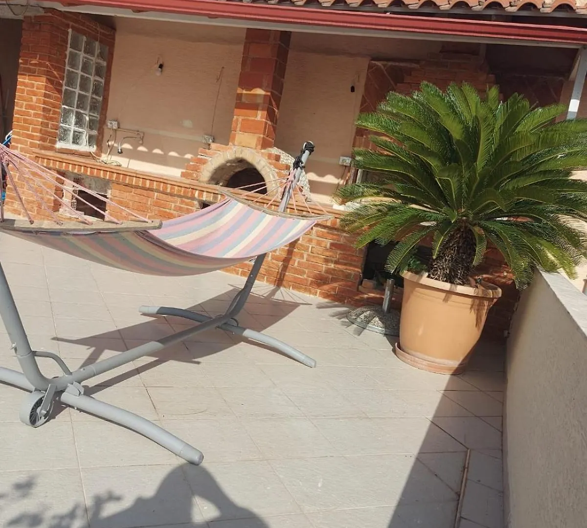 July Seaview Apartments Sarande