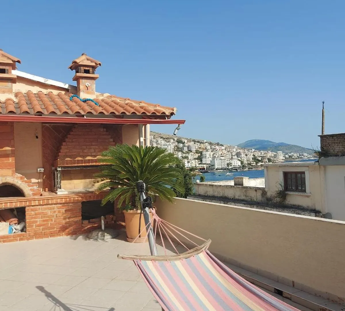 July Seaview Apartments Sarande